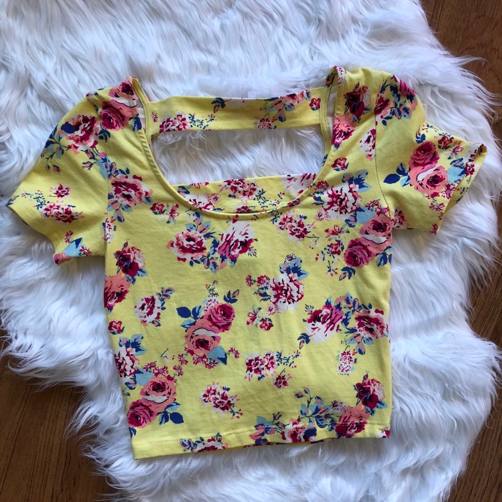 NWT Yellow Pink Blue Floral Backless Crop Top